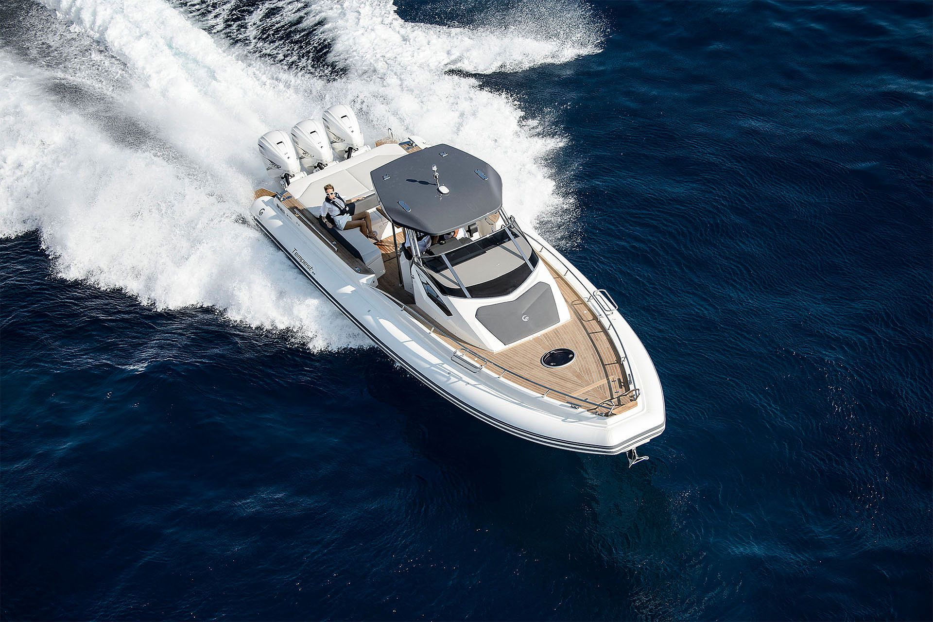 Capelli Tempest 44   3x Yamaha 425 XTO - 2022