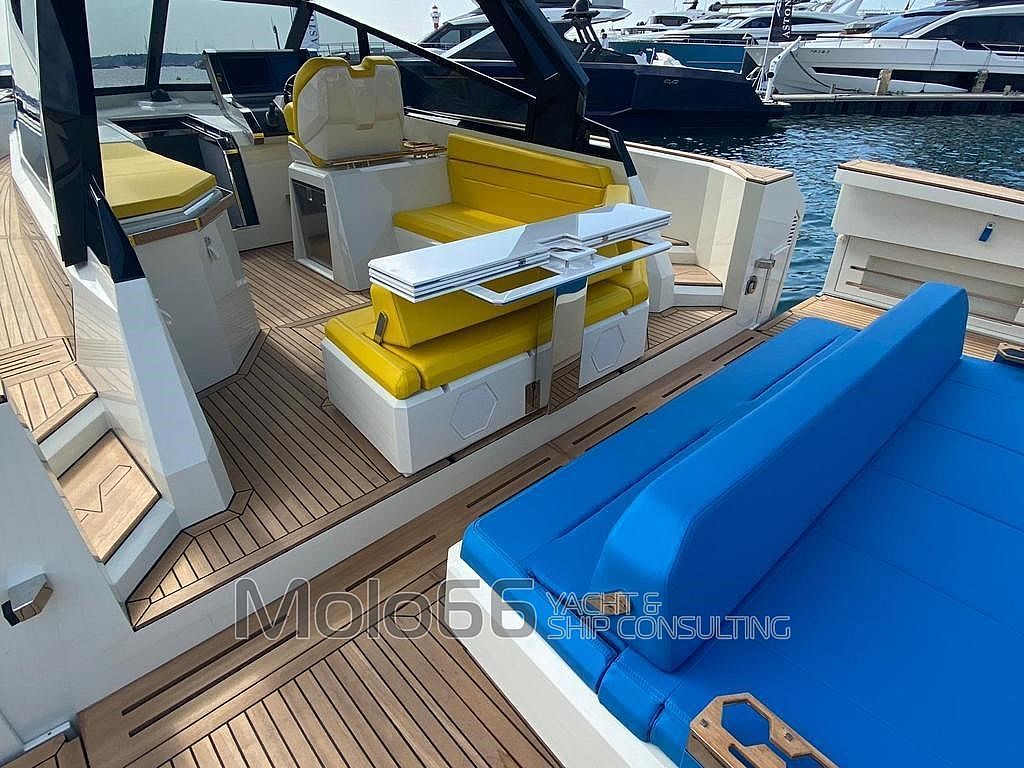 Evo Yachts Evo R4 WA - 2021
