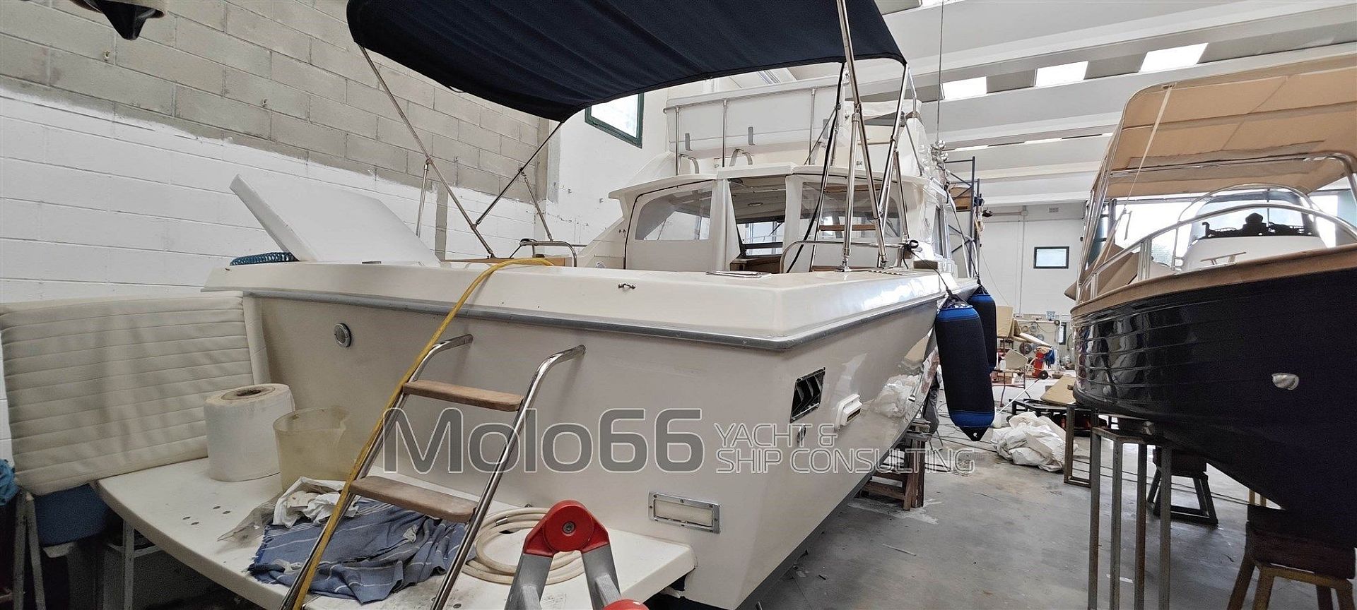 Bertram Yacht 28 Sport Convertible - 1983