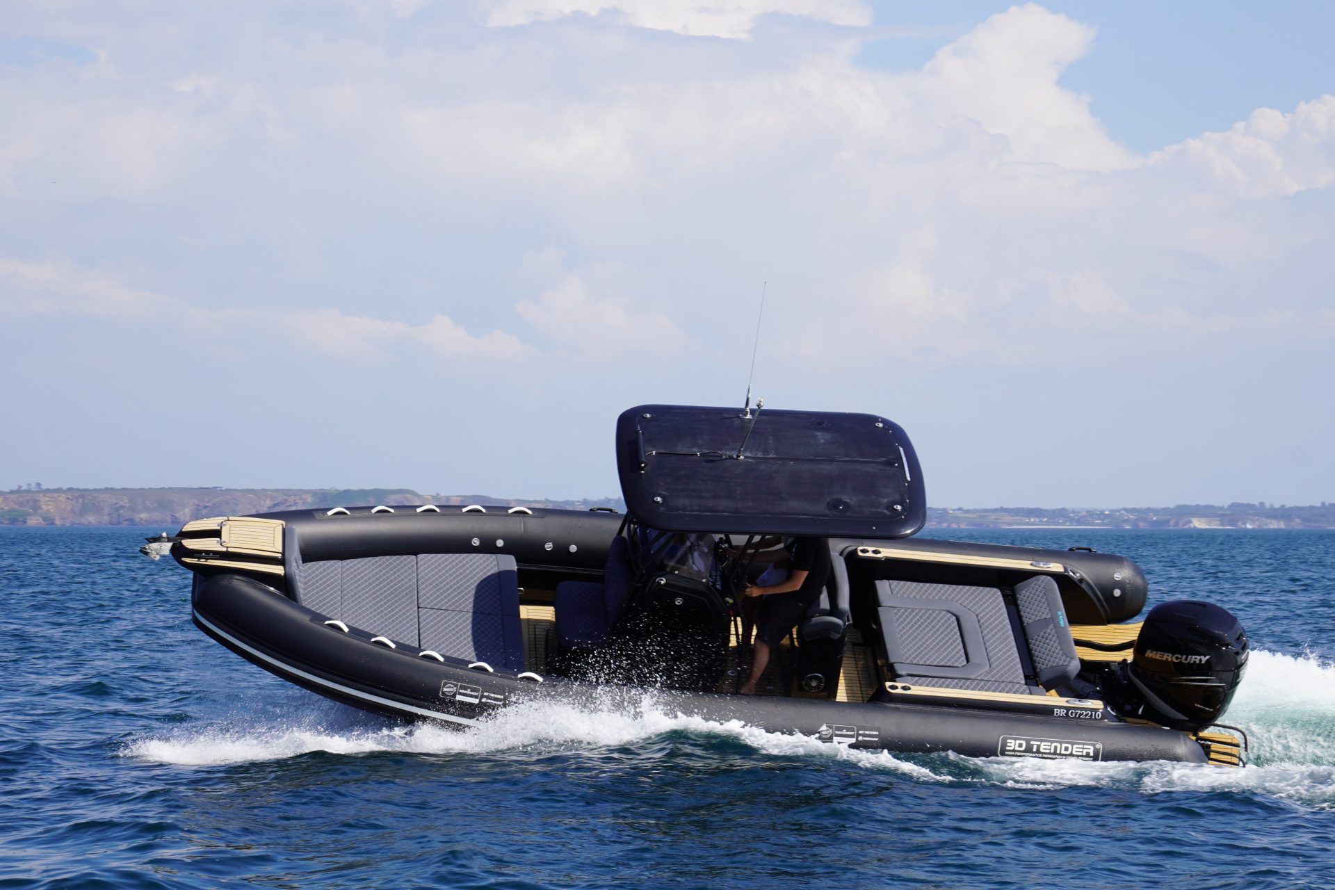 3D TENDER - NOVO NA SLO TRGU Dream 850 HYPALON BLACK CARBON FULL OPTION - 2025