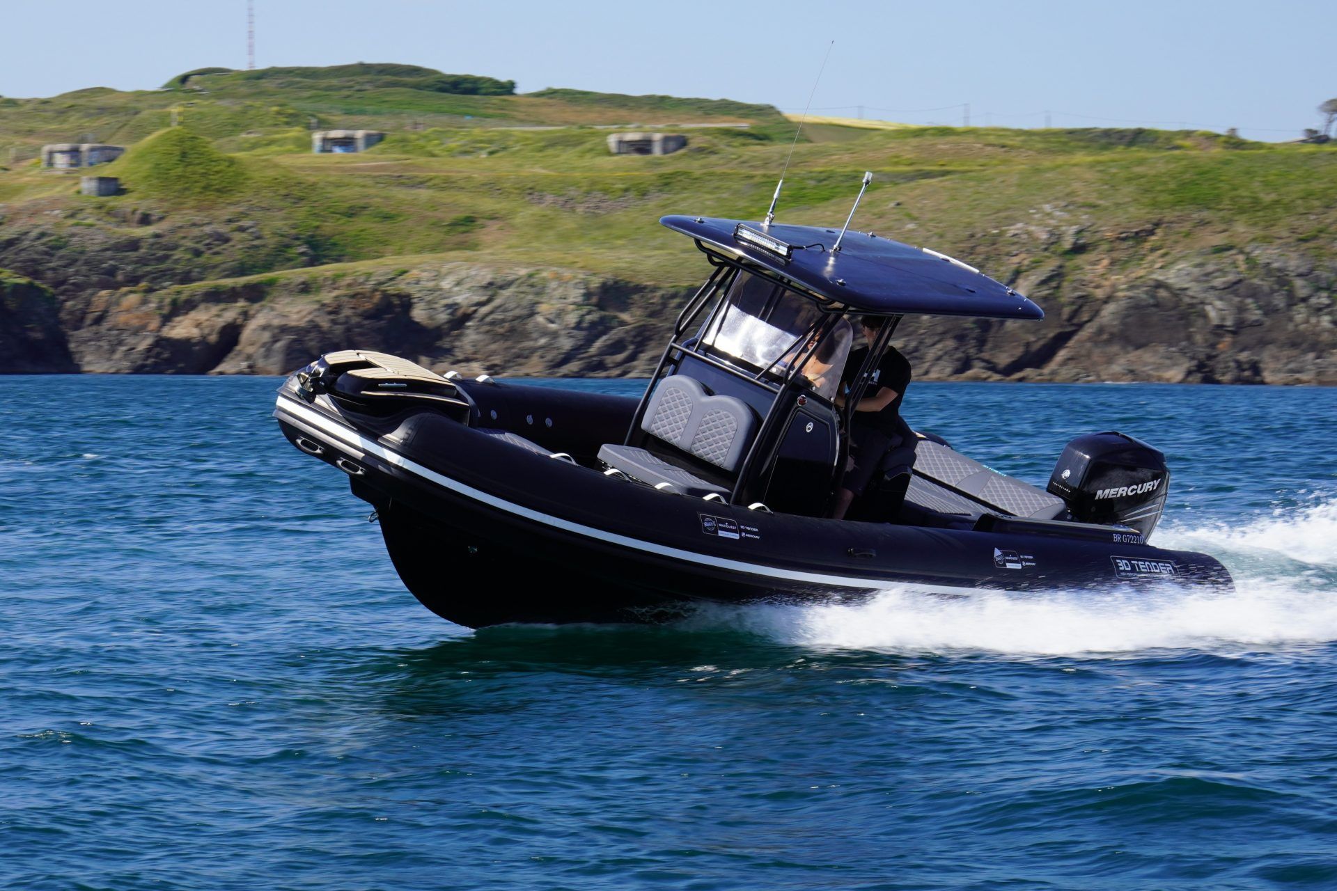 3D TENDER - NOVO NA SLO TRGU Dream 850 HYPALON BLACK CARBON FULL OPTION - 2025