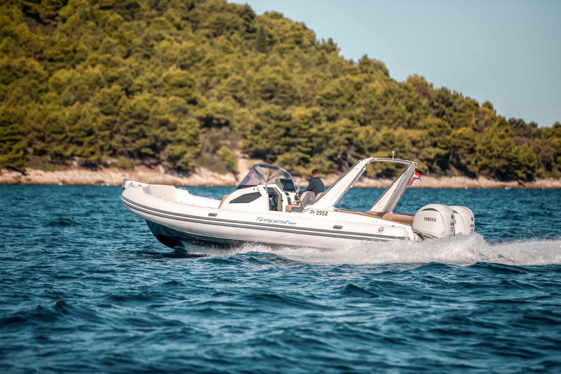 Capelli TEMPEST 1000   YAMAHA 300 - 2022