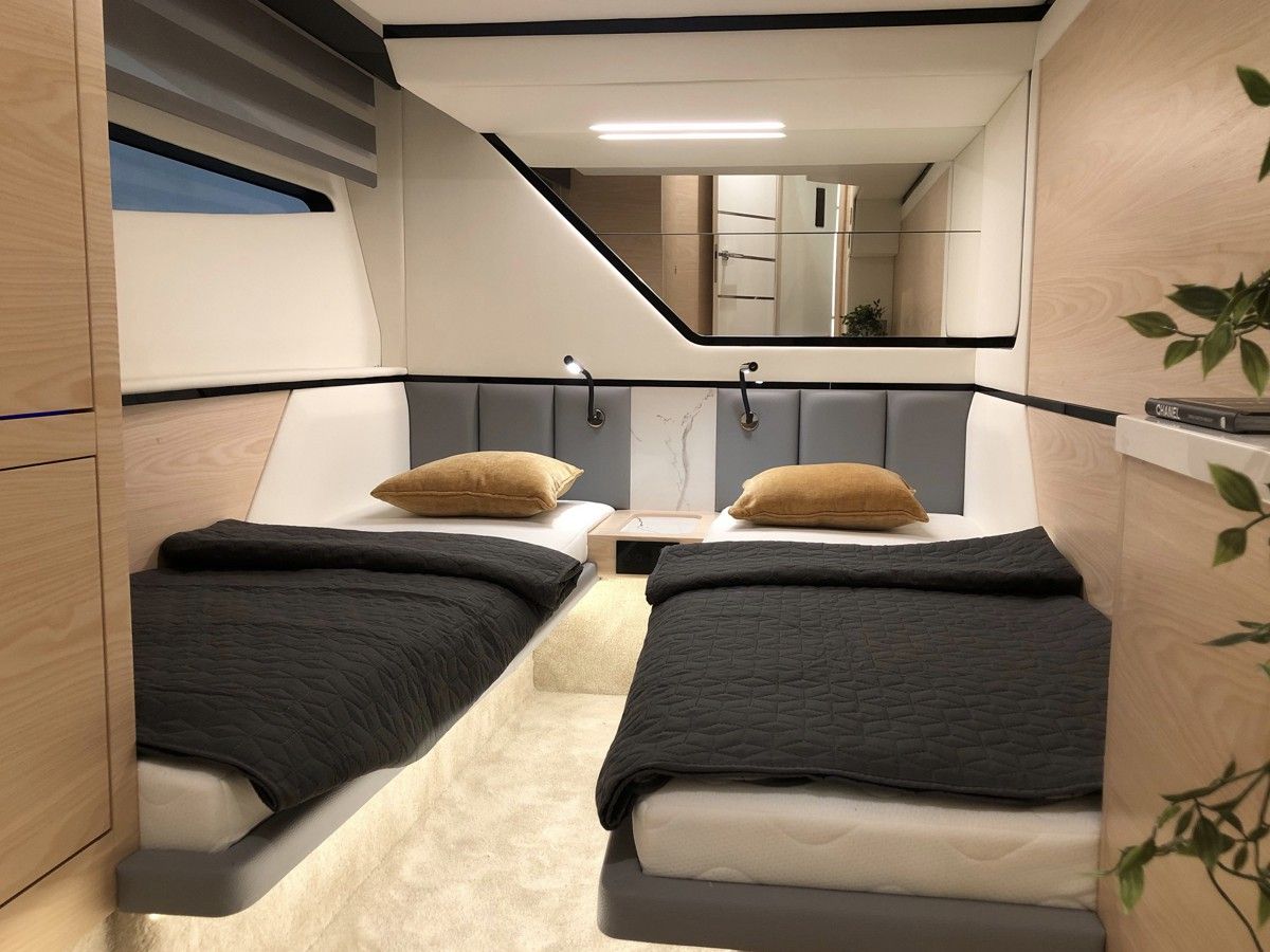 COBREY 42 FLY - 2023