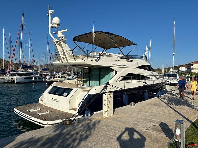 Fairline SQUADRON 65 - 2010 - for sale: 880000.-EUR