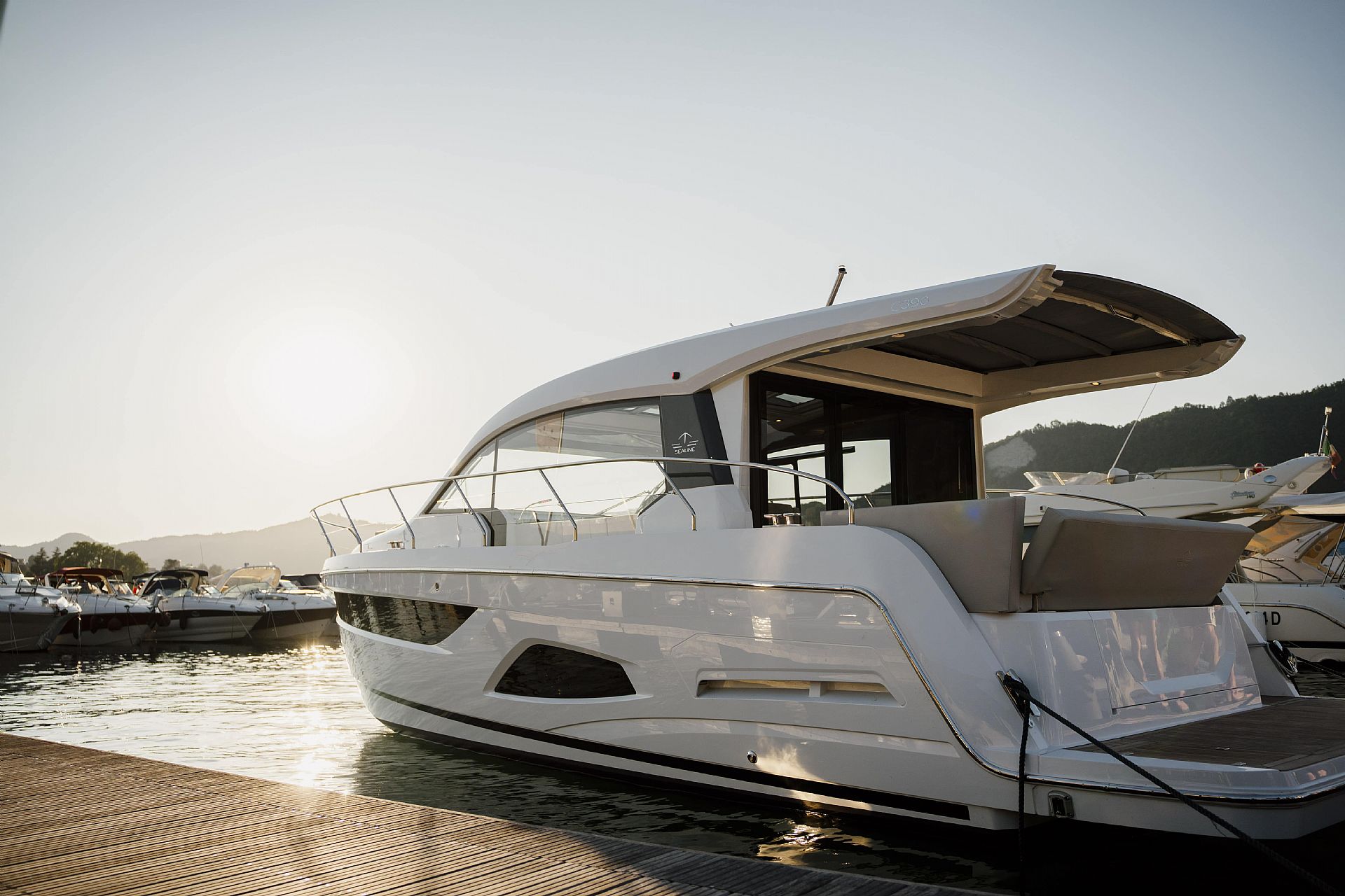 Sealine C390 - 2024
