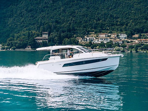 Sealine C335 - 2025