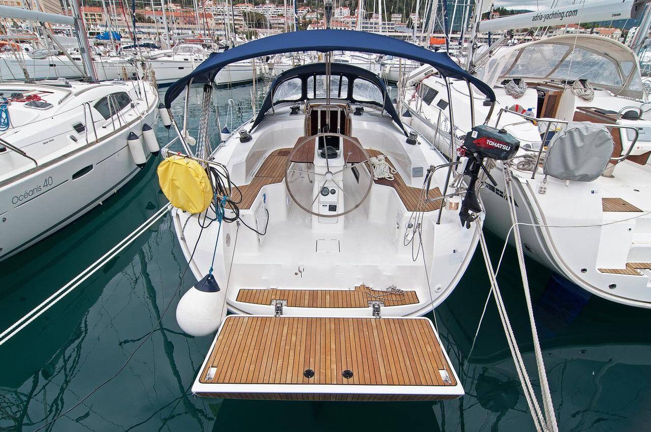 Bavaria Cruiser 33 - 2016