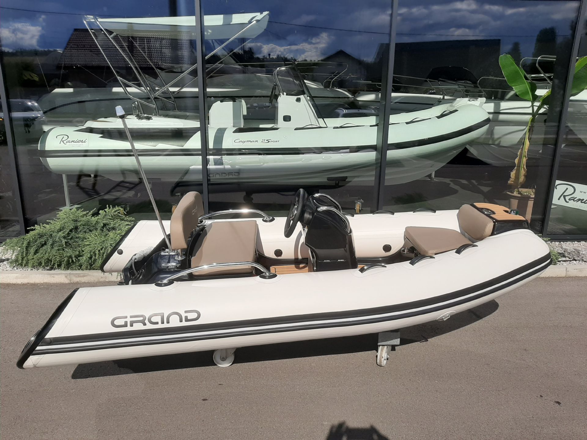 Grand G340HGNF Off White + YAMAHA F30 Sejemska Akcija - 2025