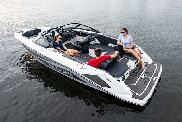 SCARAB 215 LX - 2025