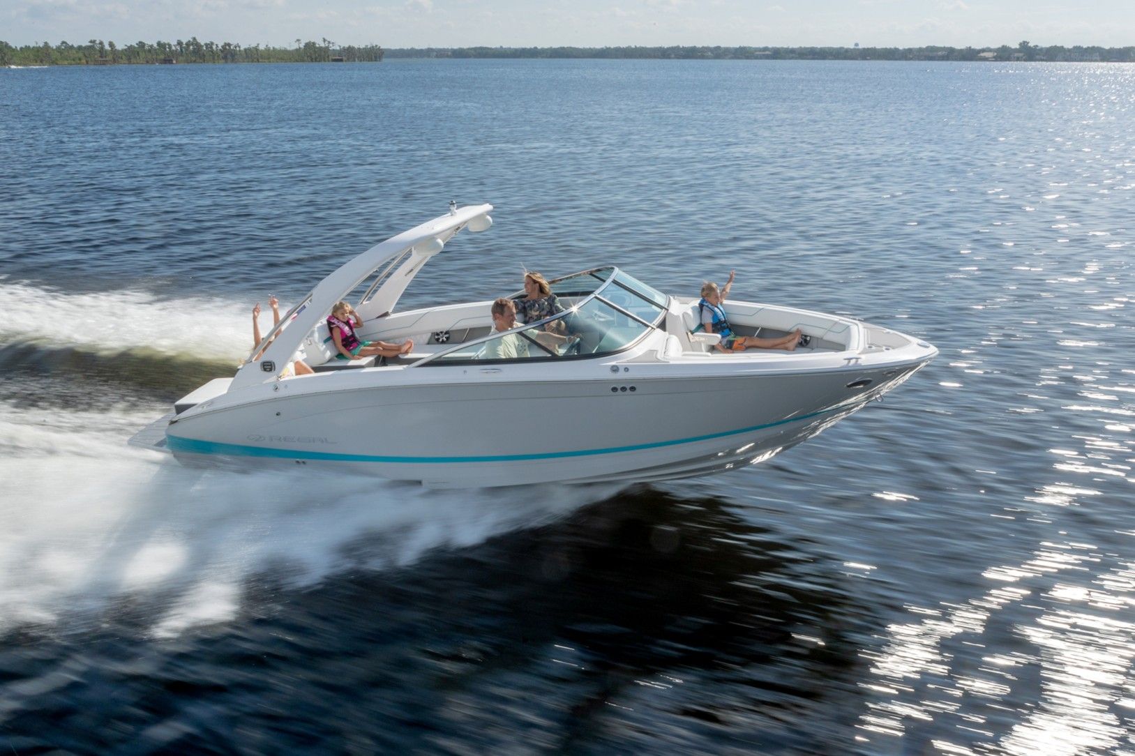 Regal LS6 Bowrider - 2025