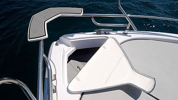 4XC Ranieri International H22 SD Sundeck   Honda BF150 NA STANJU - 2026