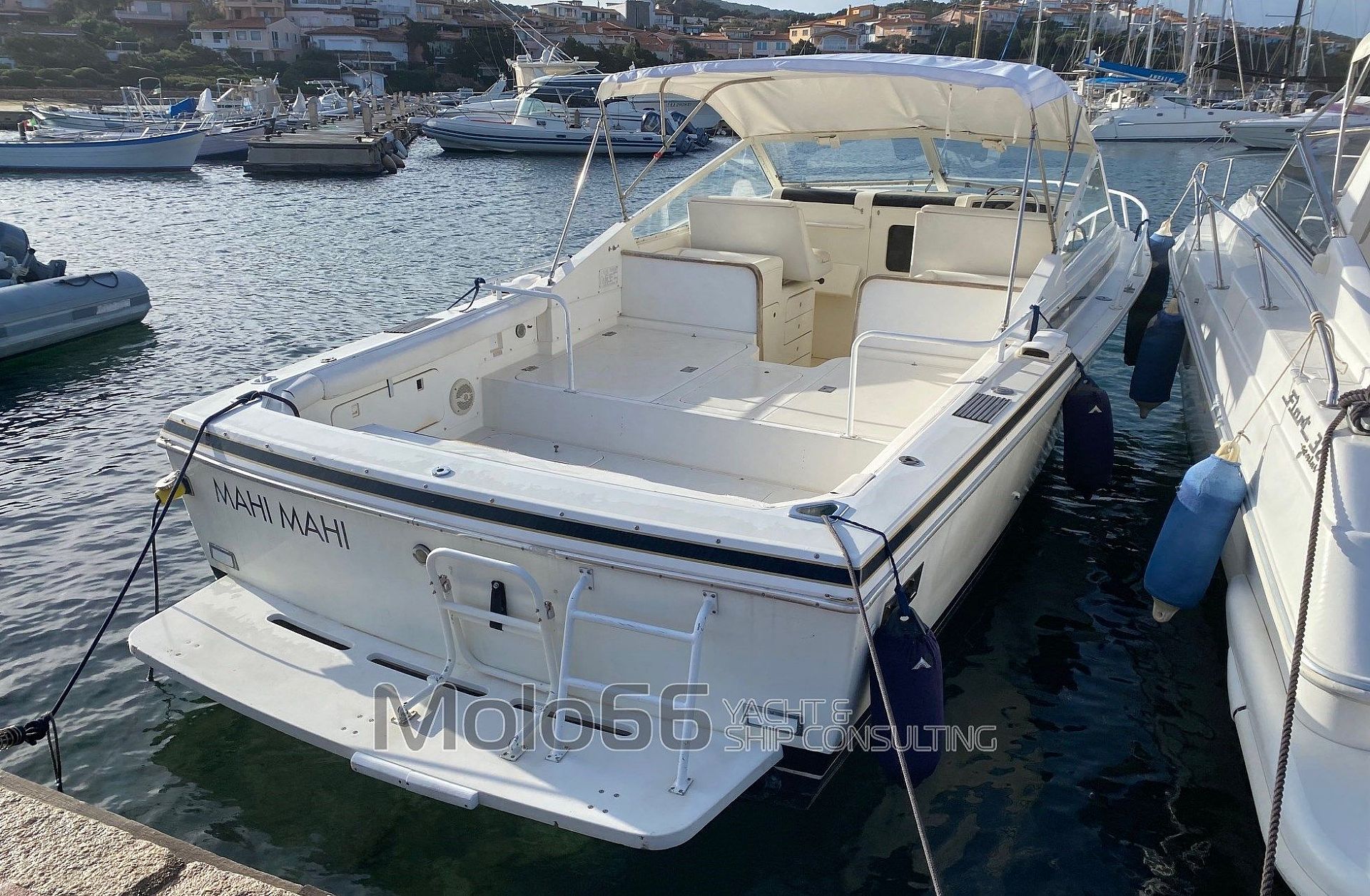 Bertram Yacht 28 Moppie - 1990