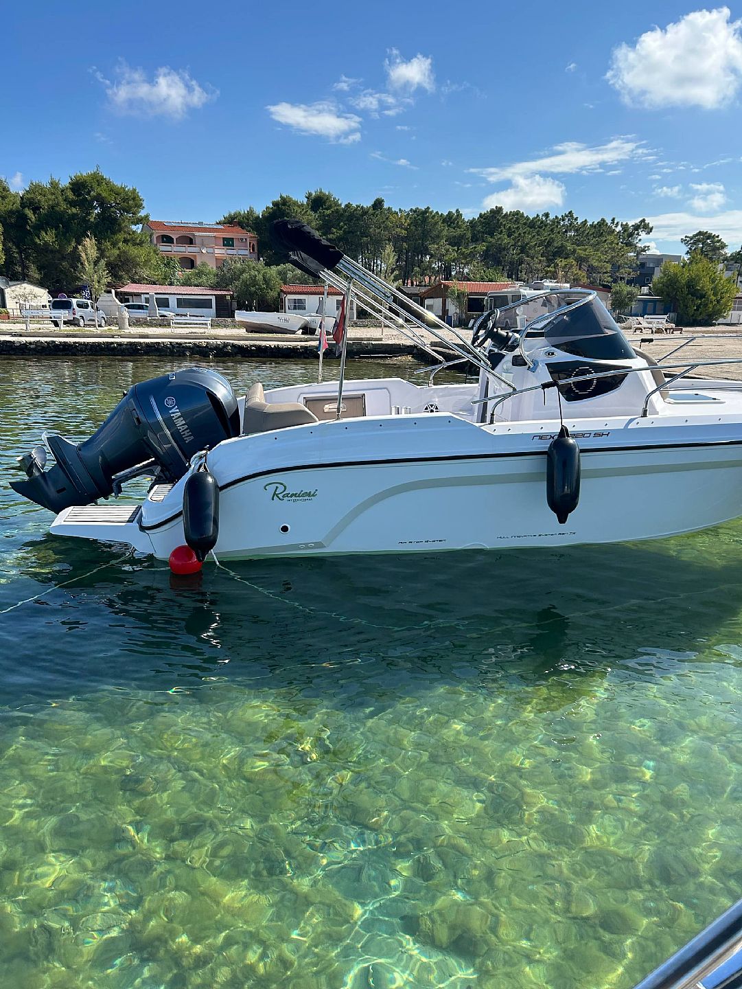 Ranieri International Next 220 SH + Yamaha F250 DBW+TPV BA2700R - 2020