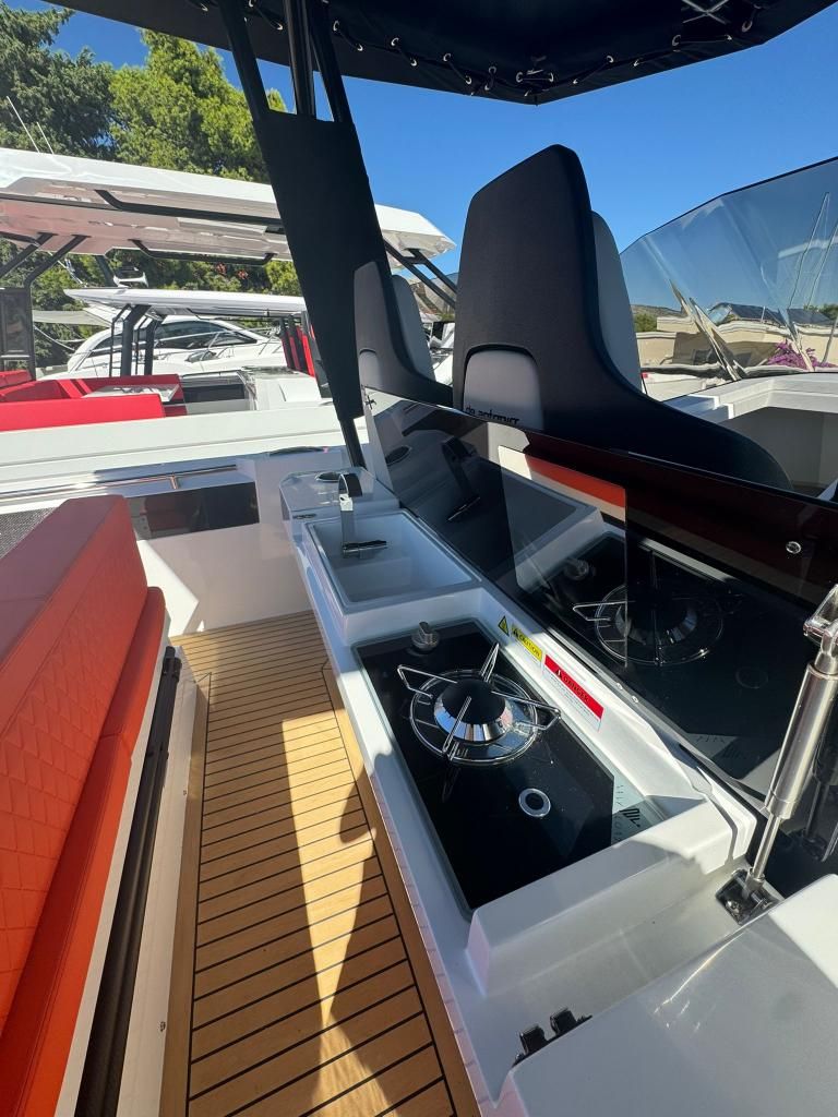 De Antonio Yachts D32 Open - 2025