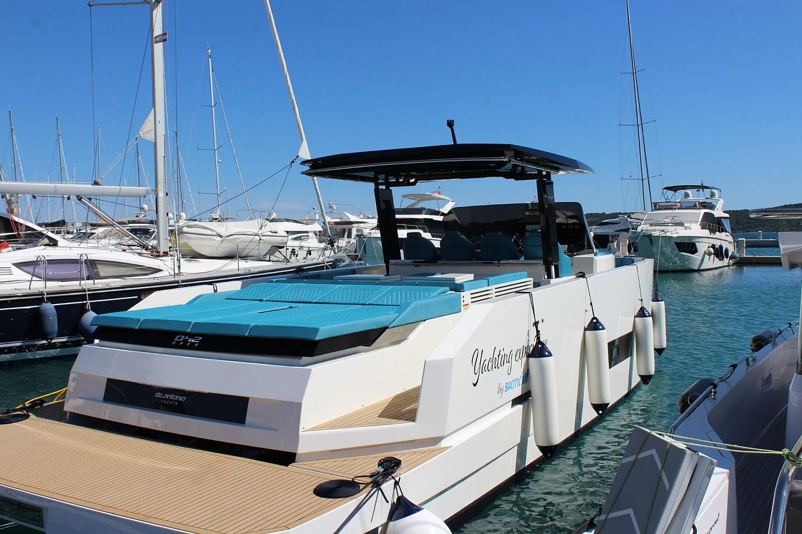 De Antonio Yachts D42 Open - 2023