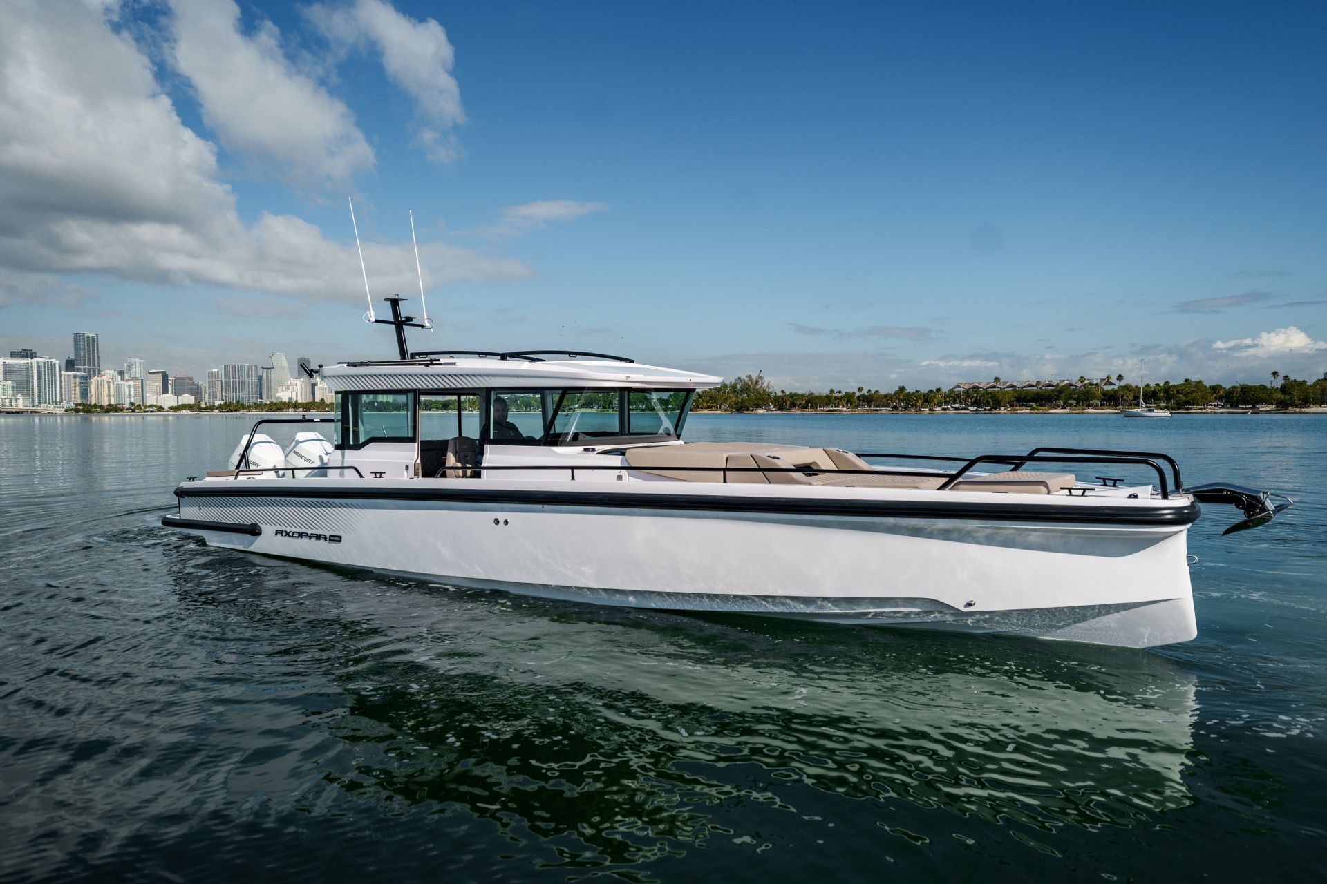 Axopar 37 XC Cross Cabin - 2025