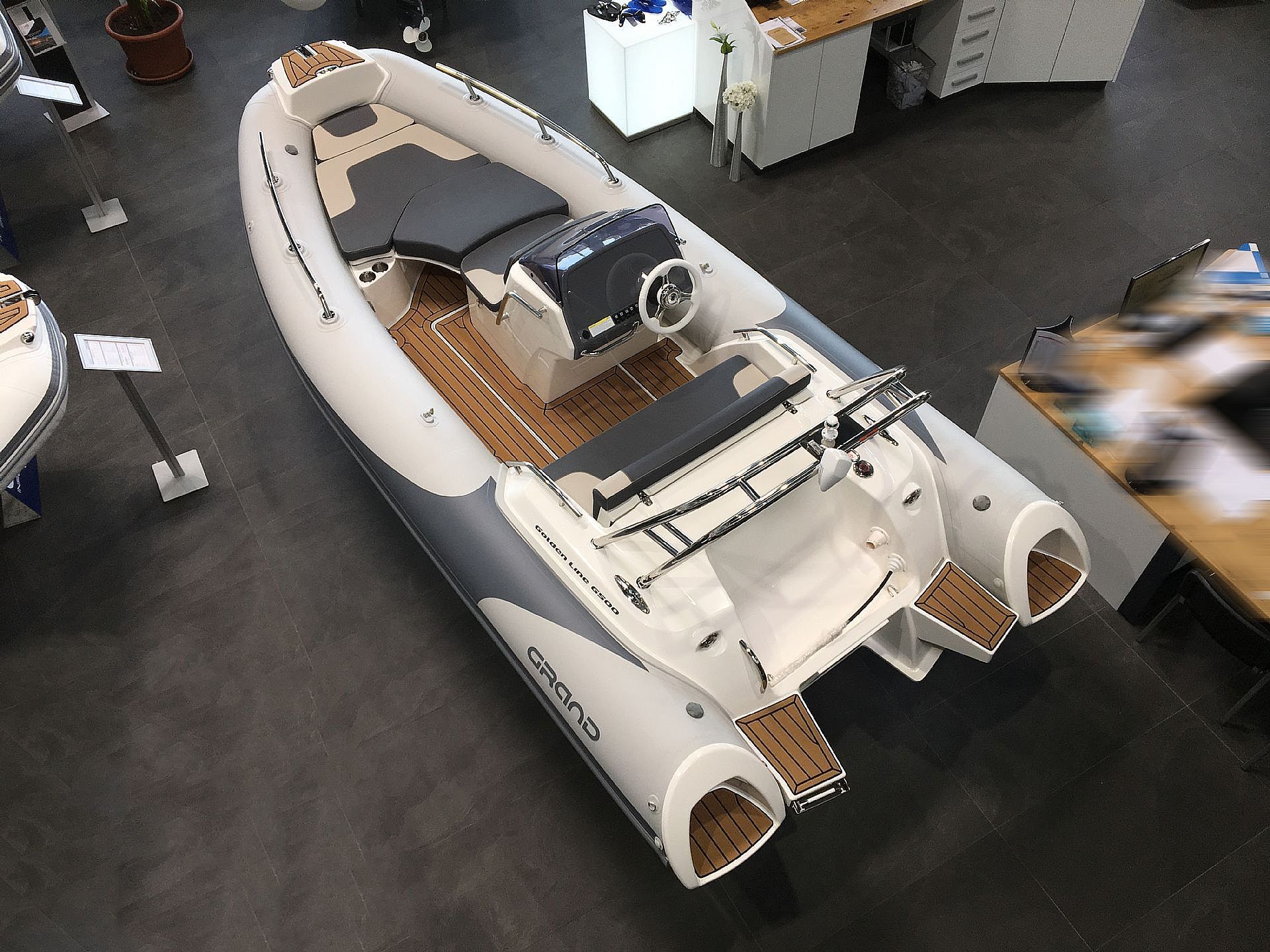 Grand G500GLF PVC NE ZAMUDITE AKCIJSKE PONUDBE - 2025