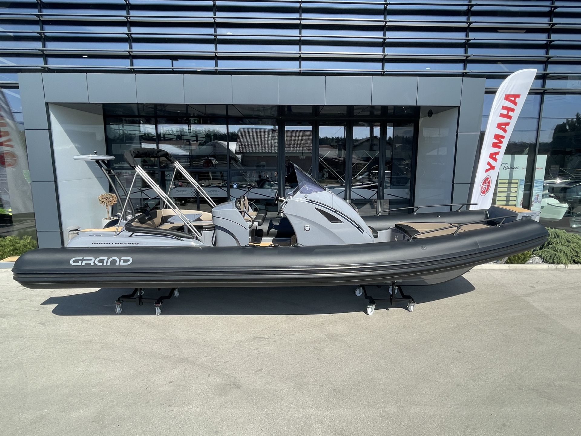 Grand Boats G850HGLF Black INOX Carbon ODPRODAJA DEMO MODELA - 2024