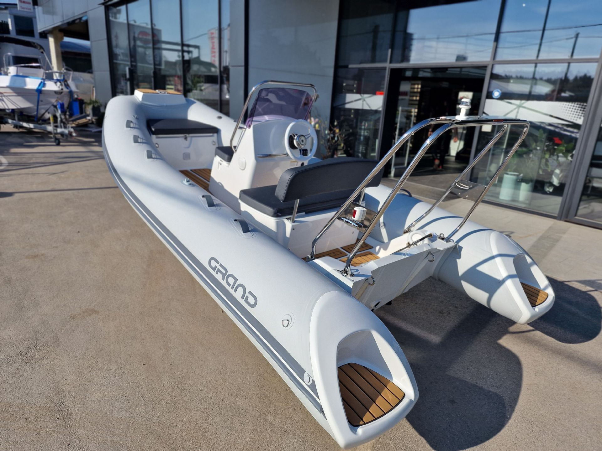 GRAND BOATS S470NL Taupe  ODPRODAJA DEMO MODELA SUPER CENA - 2024