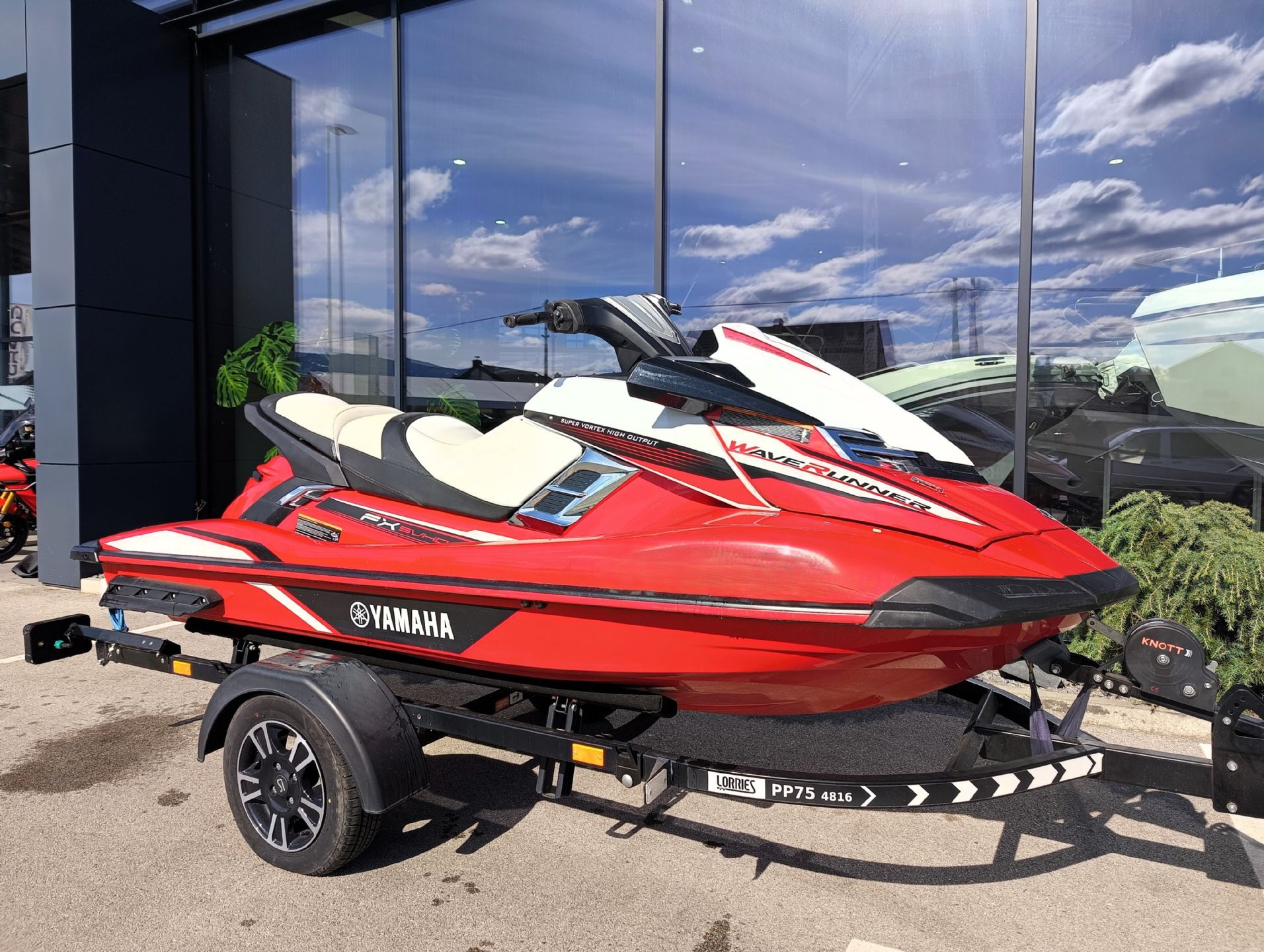 Yamaha FX CRUISER SVHO - ZELO LEP - SERVISIRAN - 2017
