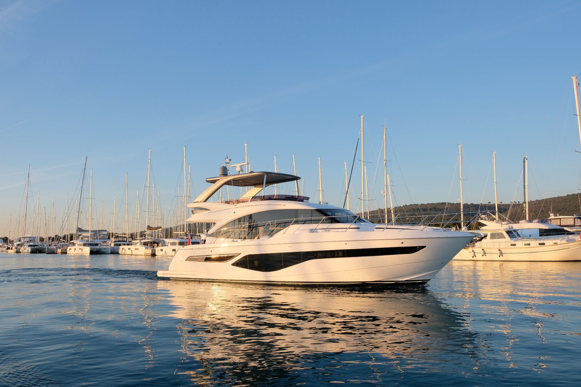 Princess F55 - 2024 - for sale: 2198000.-EUR