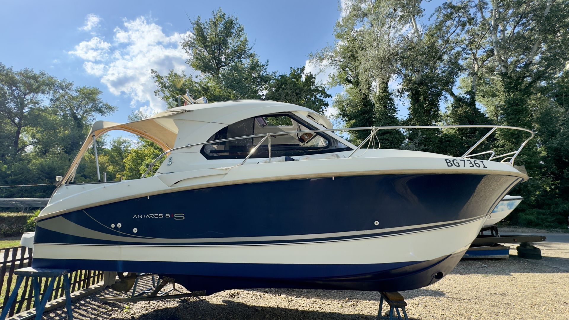 Beneteau Antares 8 S - 2011