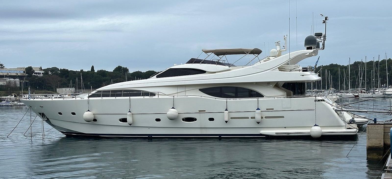 Ferretti Custom LINE 94 - 2005