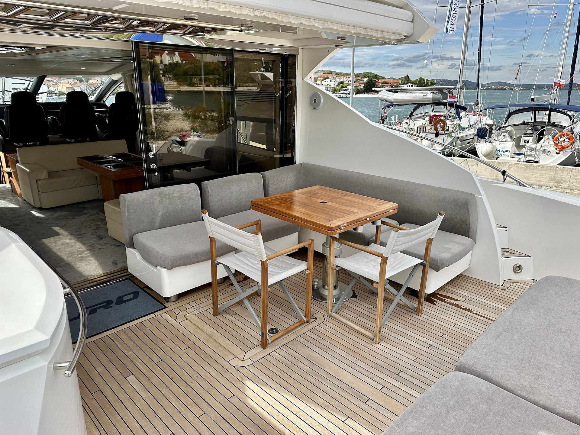 Sunseeker Predator 74 - 2010