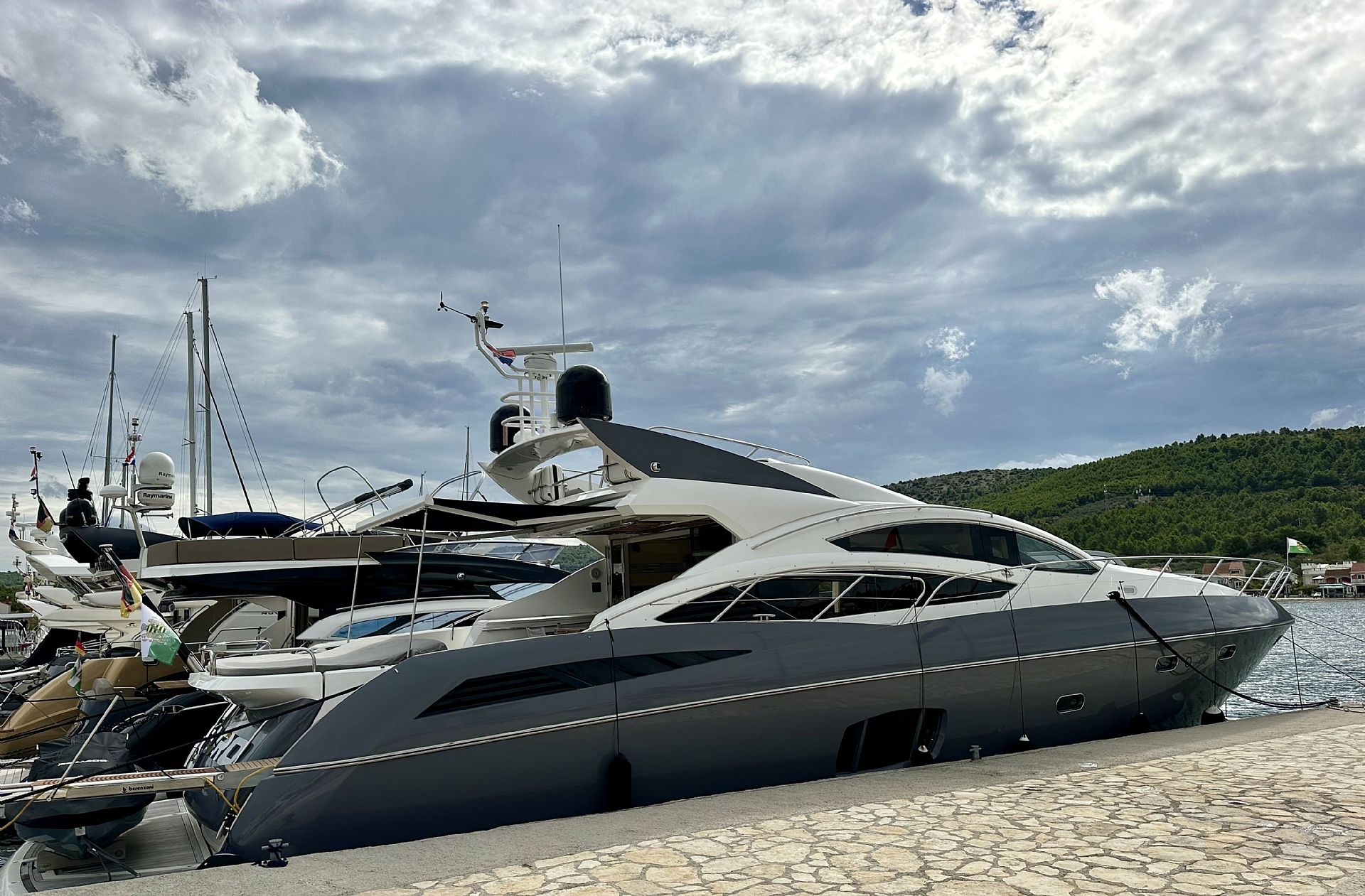 Sunseeker Predator 74 - 2010
