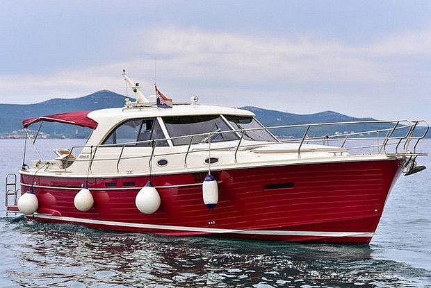 Sas Vektor Adriana 44 - 2010
