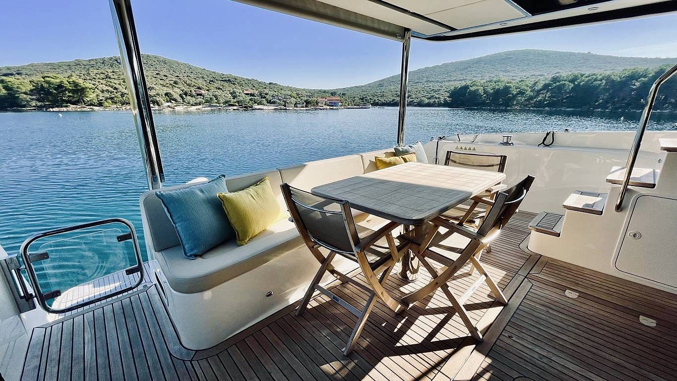 Absolute Navetta 58 - 2017