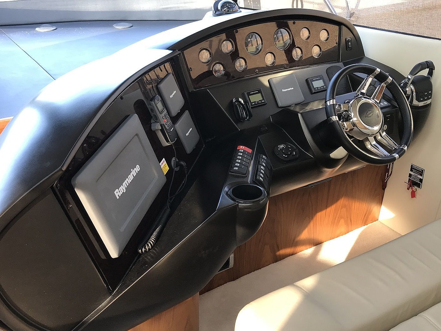 Sunseeker Predator 52 - 2011