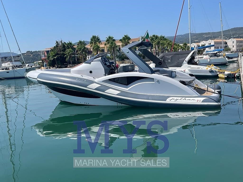 Python Yacht C 33 - 2020