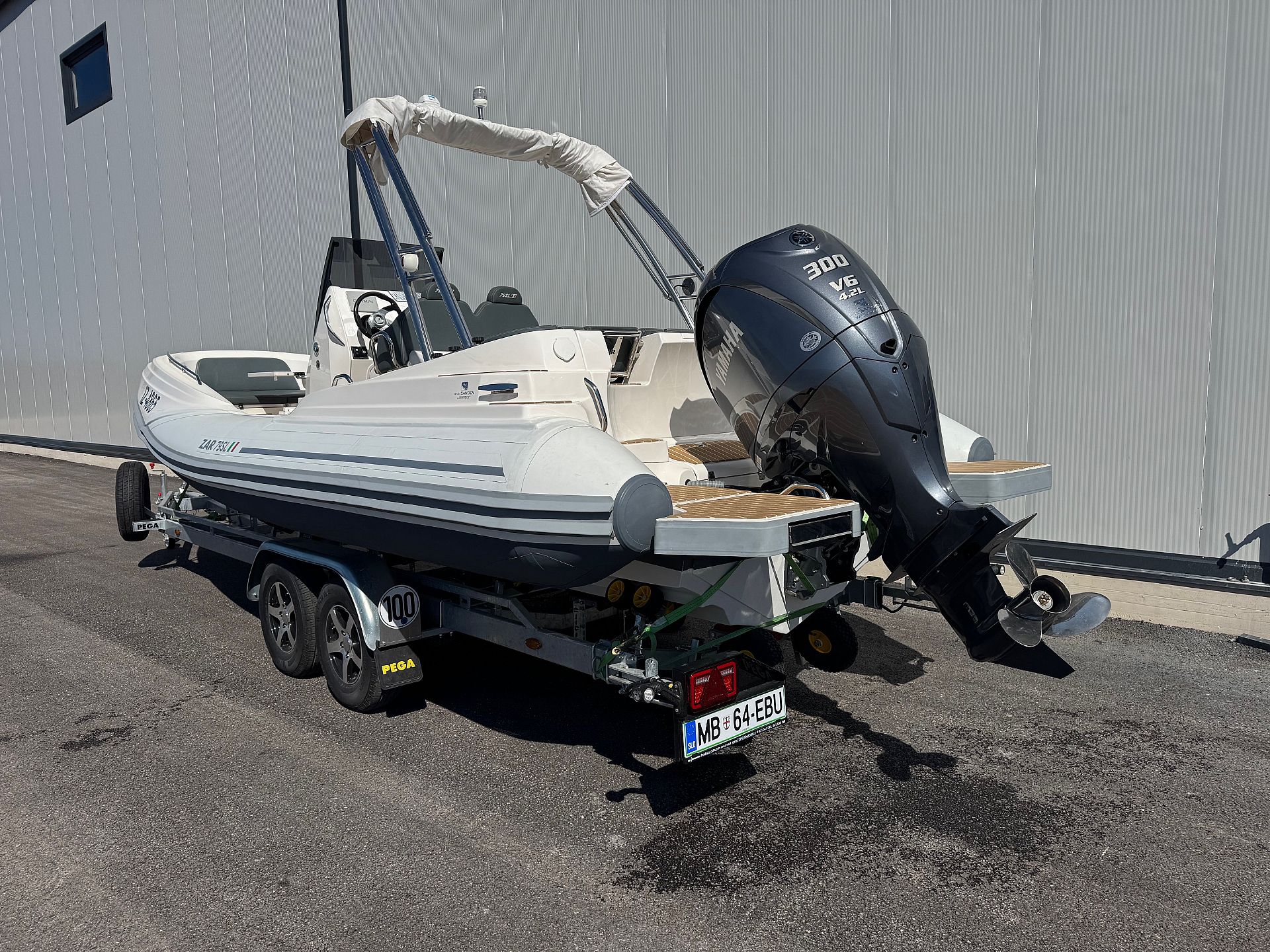 ZAR 79 SPORT LUXURY  YAMAHA 300KM VSE 2022 VRHUNSKI - 2022