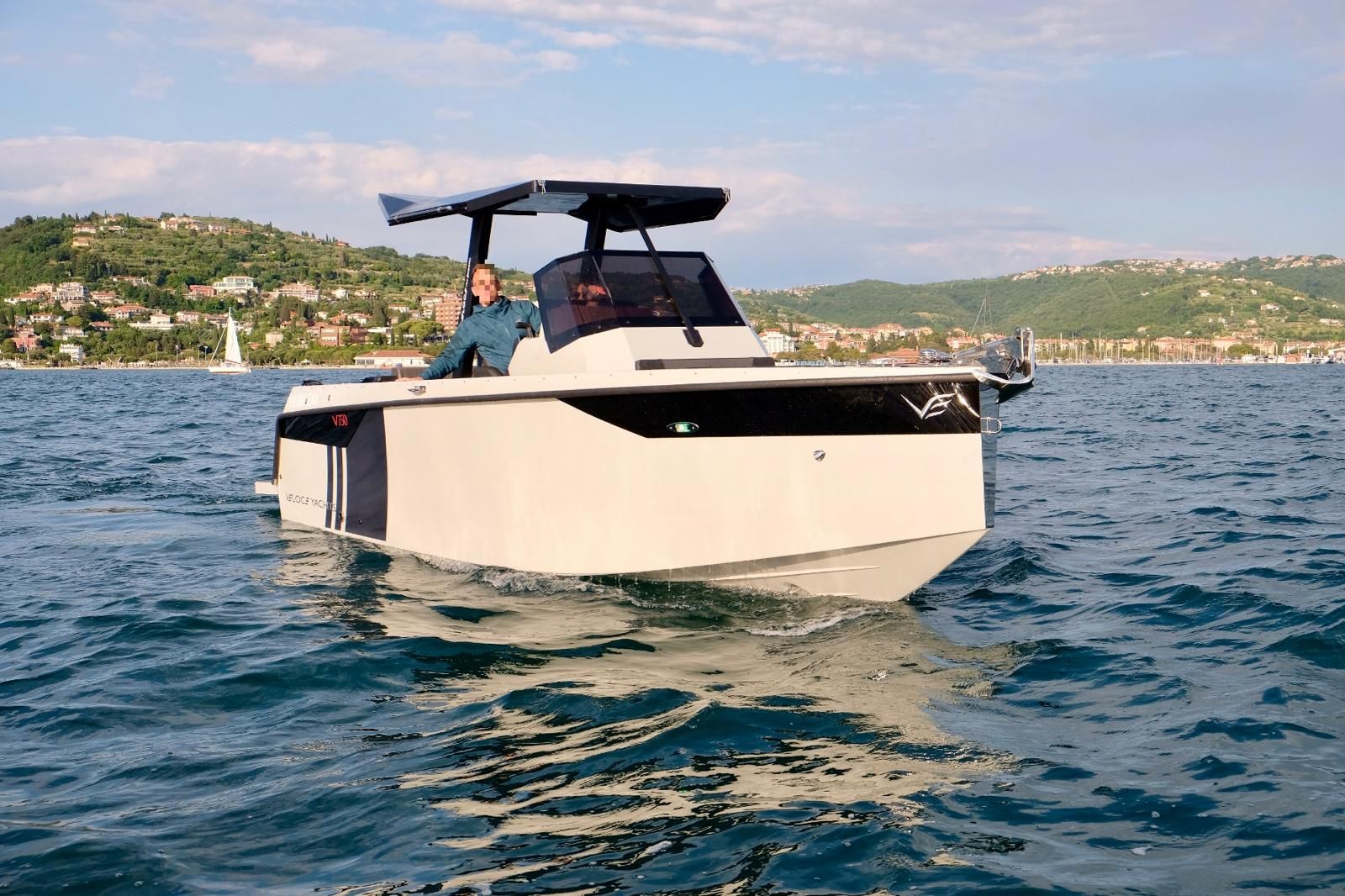 Veloce Yachts V750 - 2025