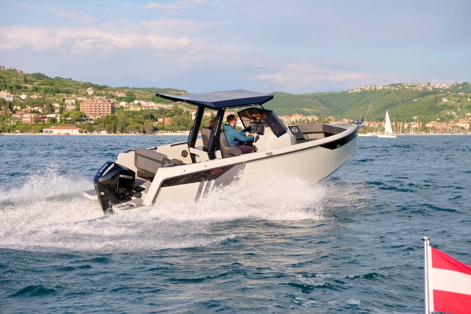 Veloce Yachts V750 - 2025