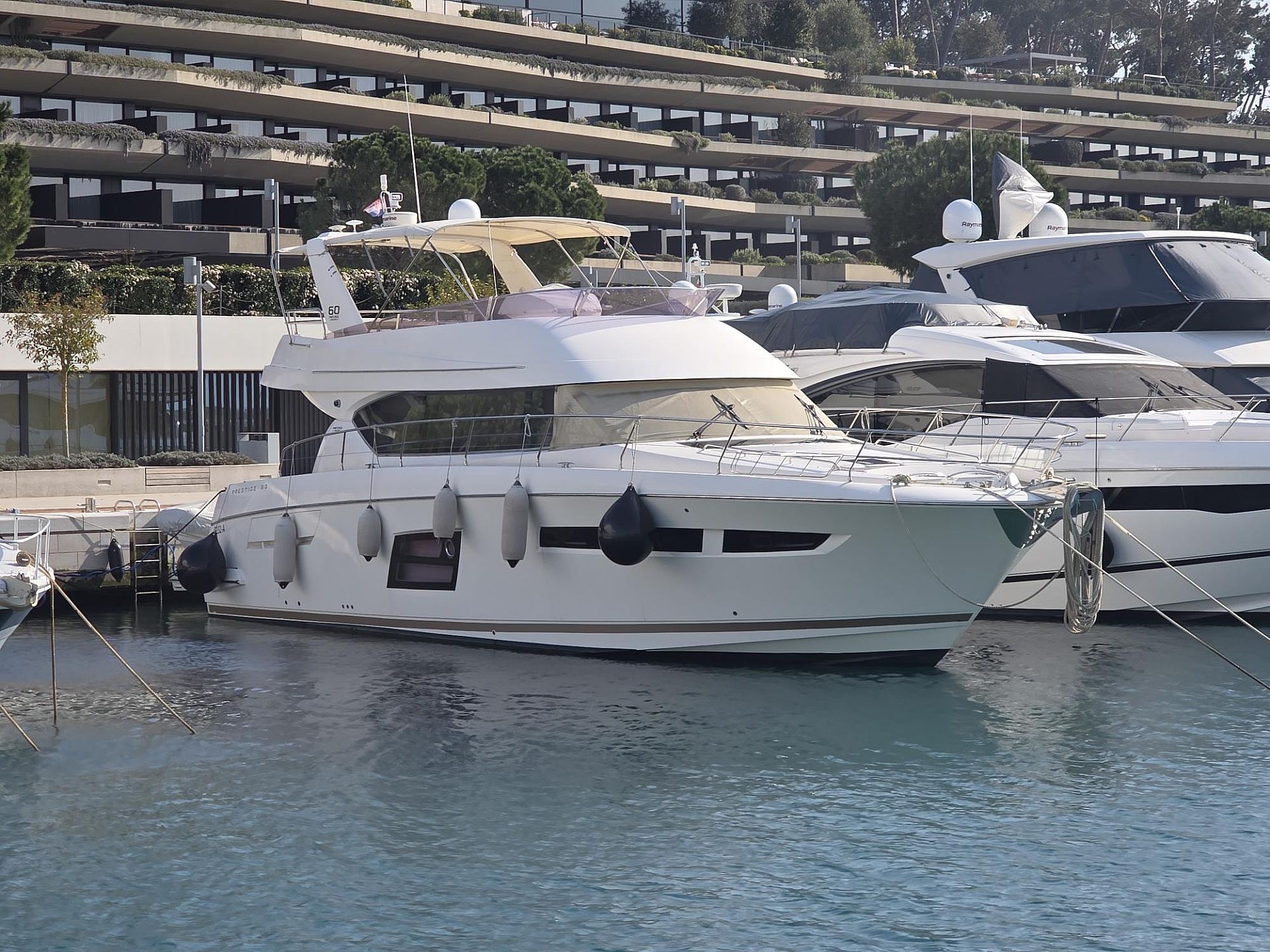 Prestige Yachts 60 Fly - 2011