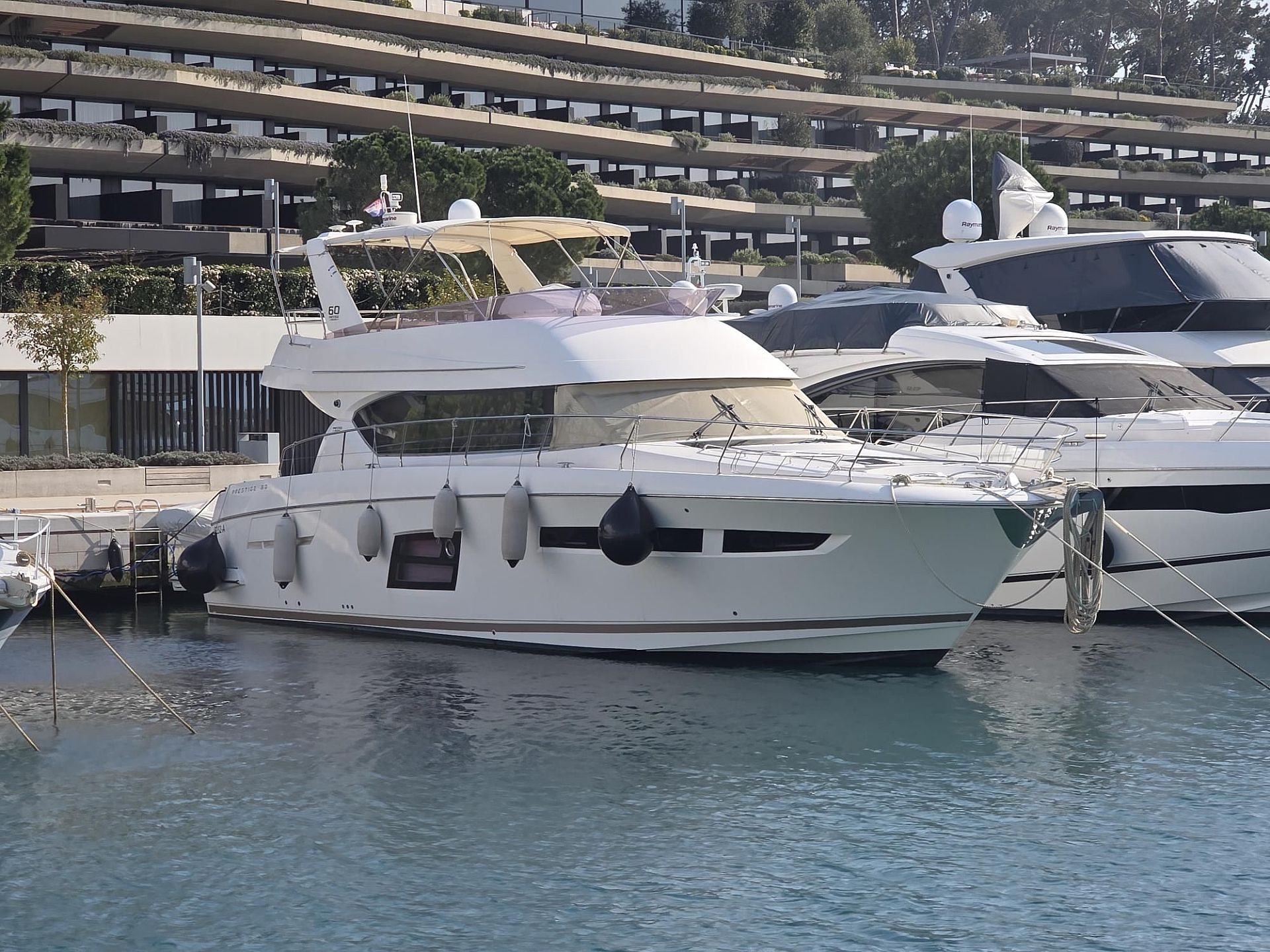 Prestige Yachts 60 Fly - 2011