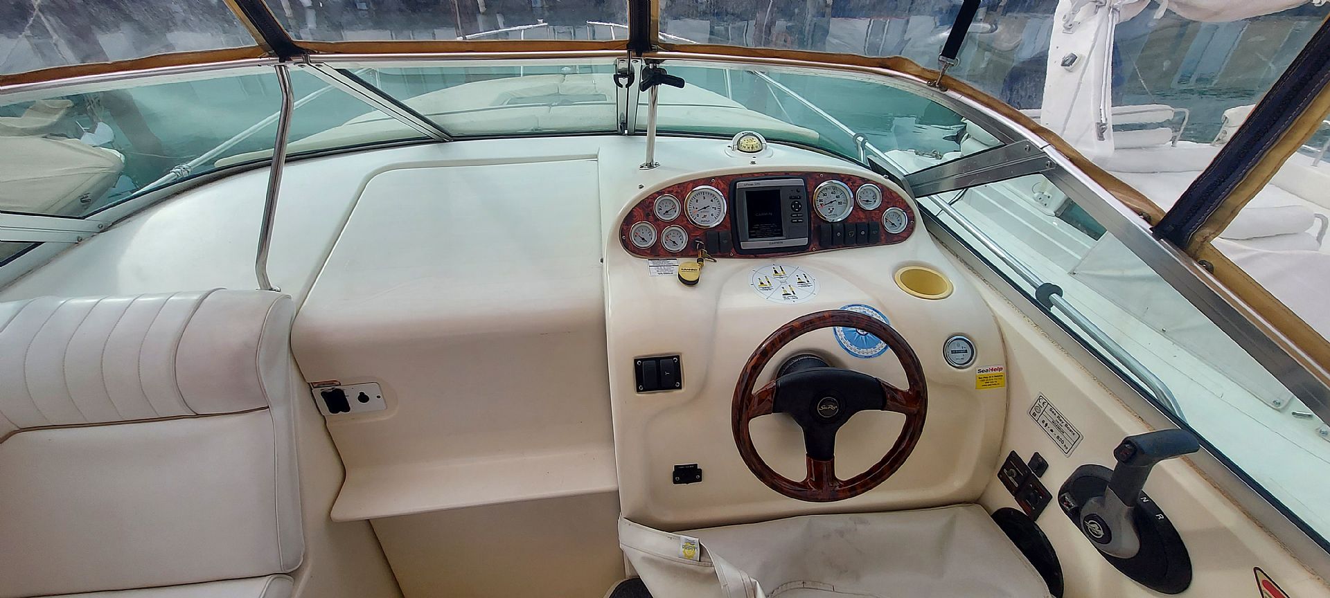 Sea Ray Sundancer 240 DA - 1997