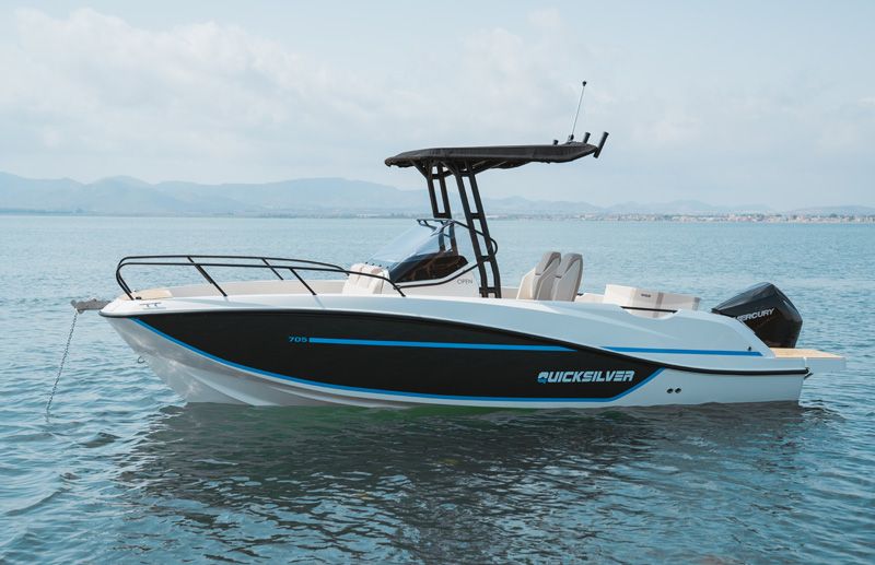 Quicksilver Activ 705 Open - 2026