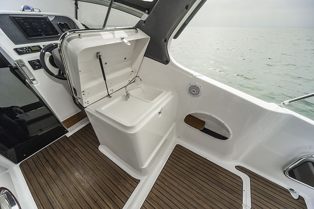 SAVER 750 Cabin   Suzuki DF300APX - 2018