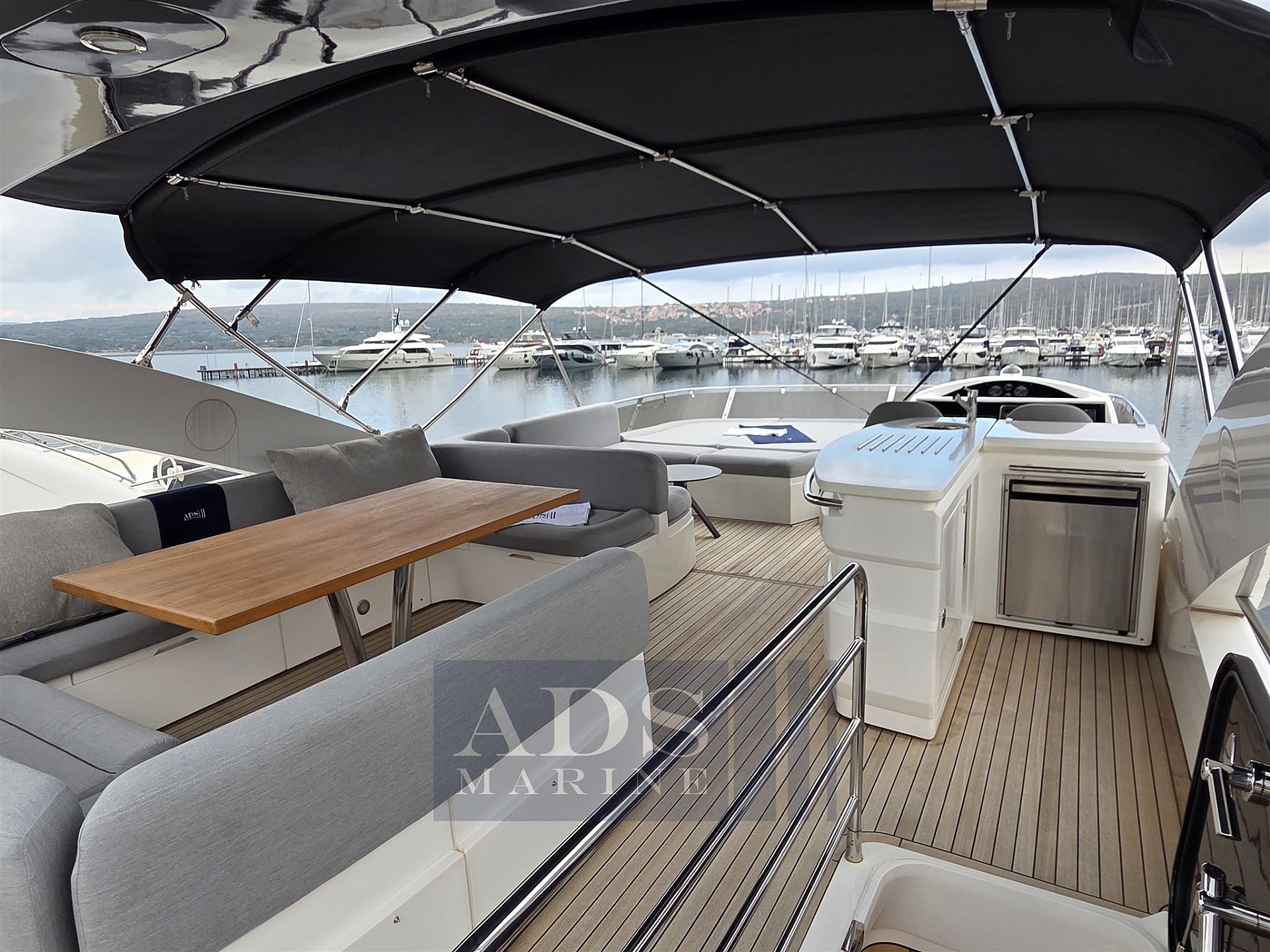 Sunseeker Manhattan 73 - 2012