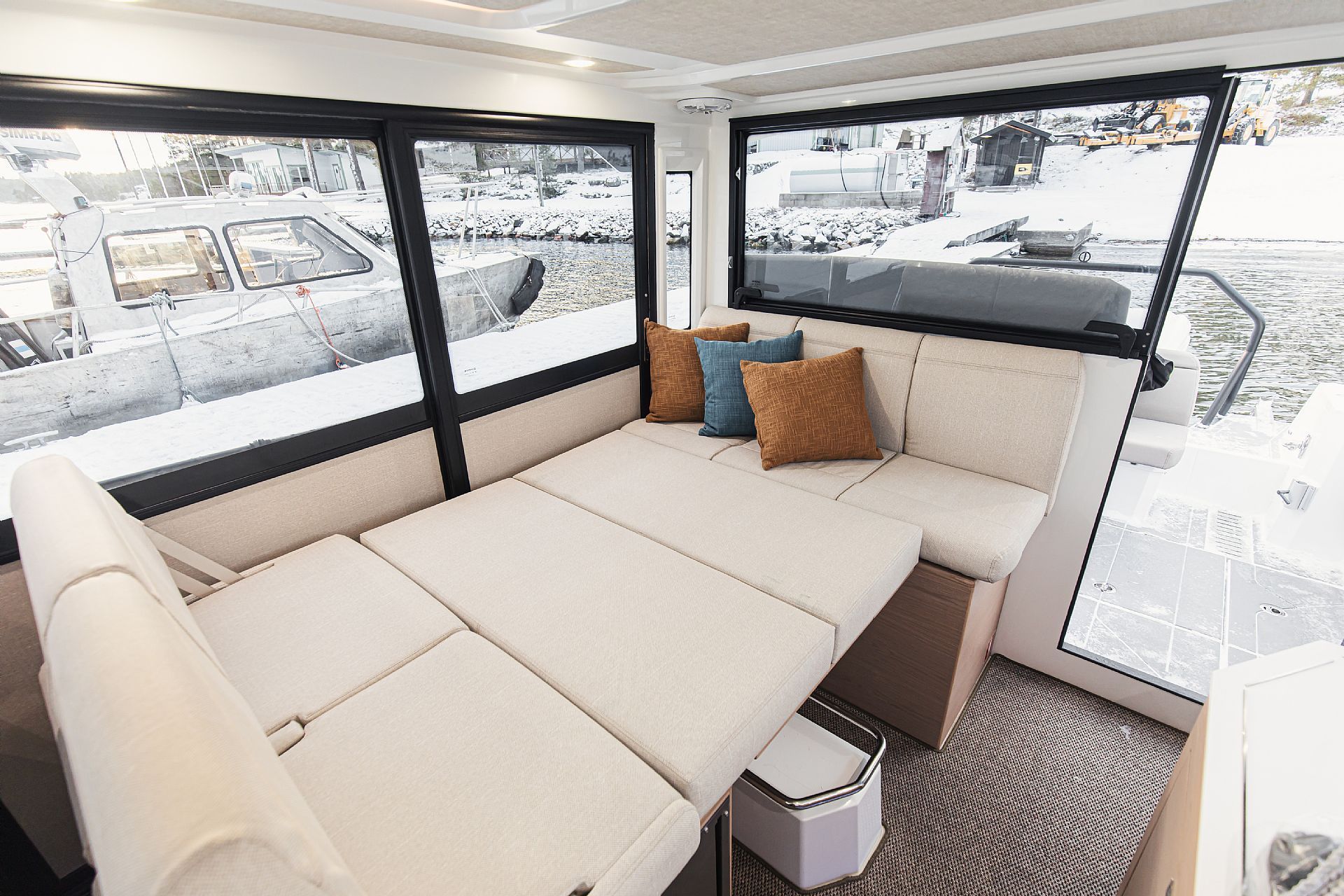 POSEBNA PONUDBA  -  Quarken 35 Cabin Tourer   2 x Yamaha 300 - 2026