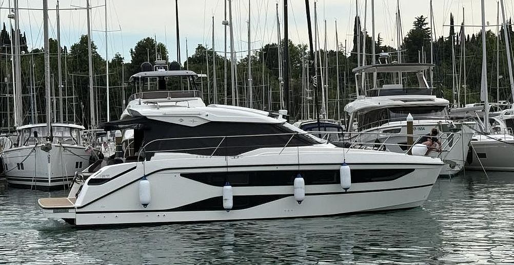 Bavaria SR36HT - 2023