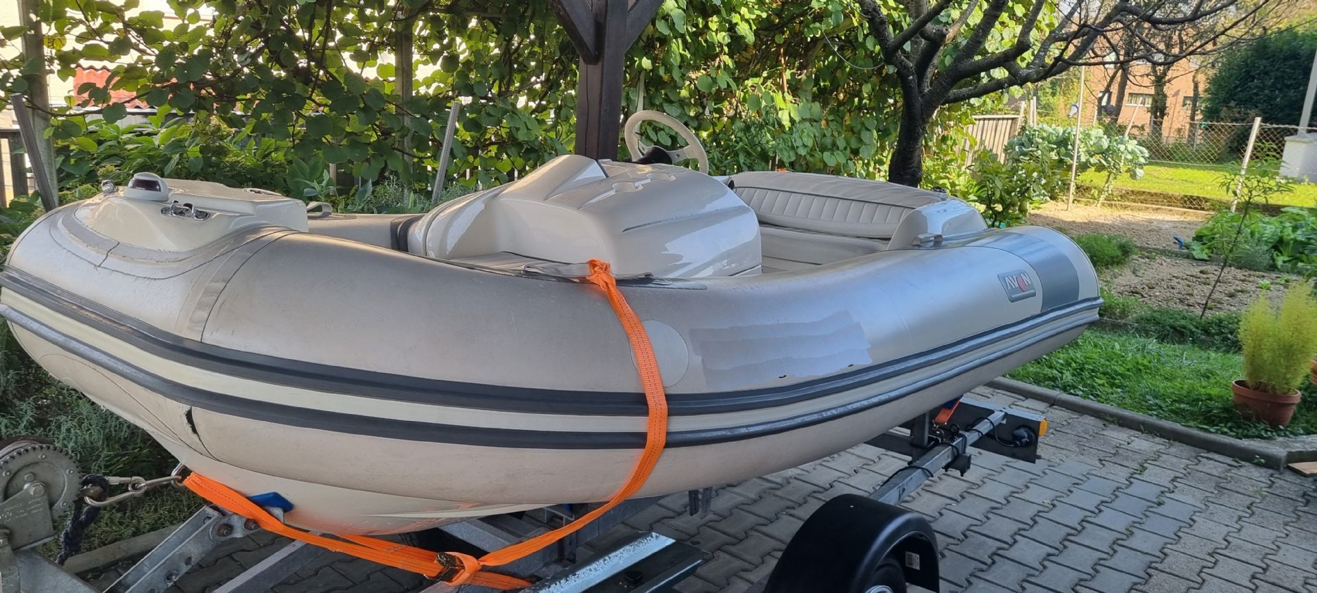 Avon 320 Seasport DL jet - 2004
