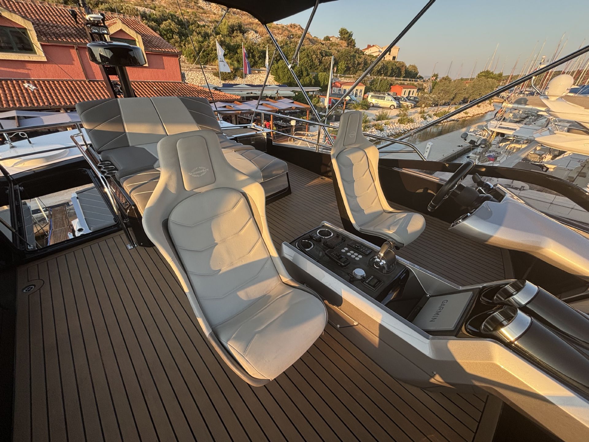 Sunseeker Predator 65 - 2022