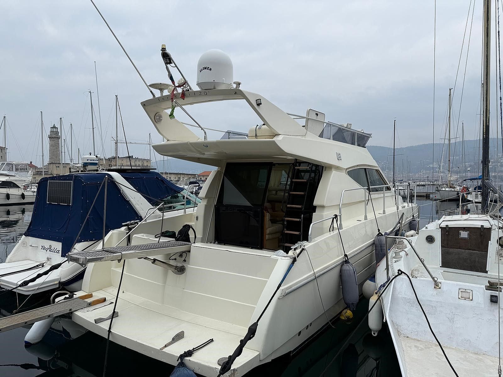 Ferretti 120 Fly - 1993 - for sale: 125000.-EUR