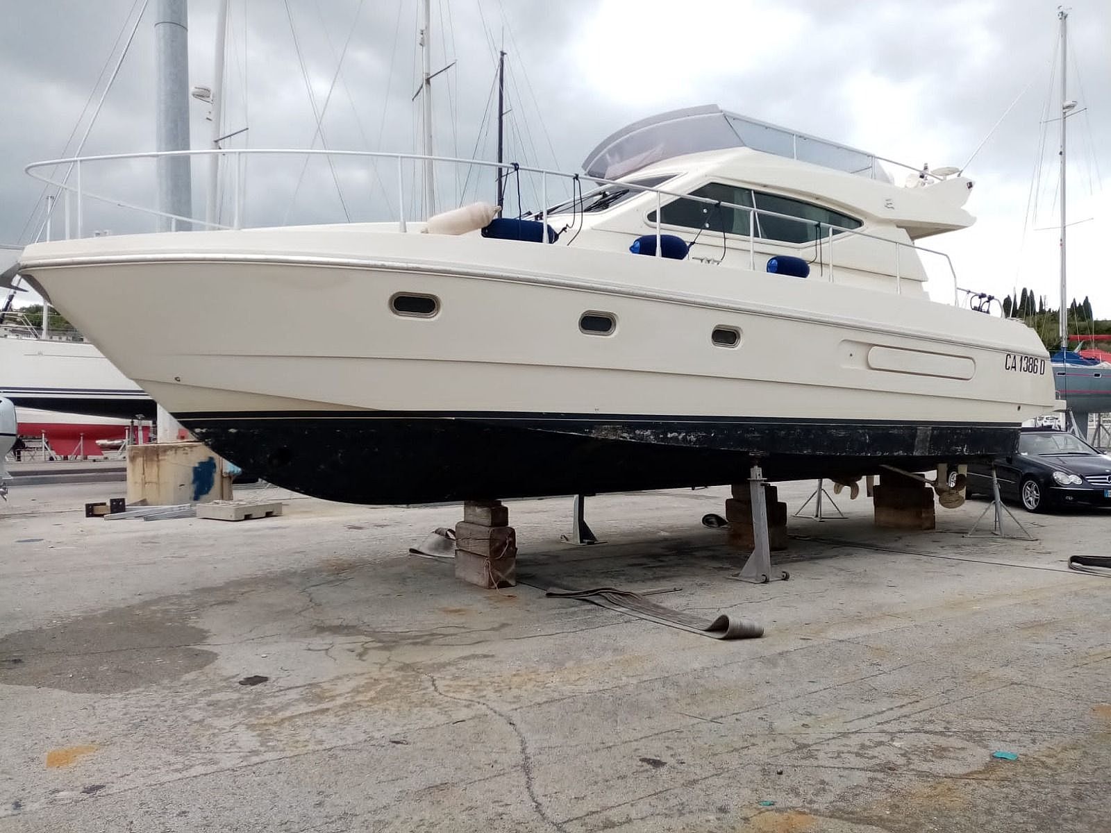 Ferretti 120 Fly - 1993 - for sale: 125000.-EUR