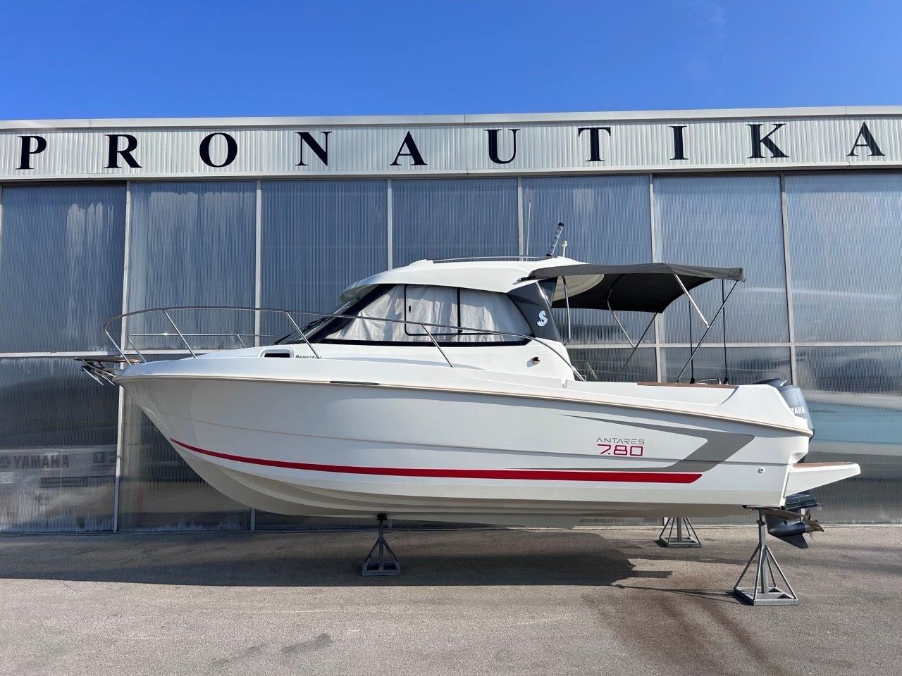 Beneteau Antares 780 - 2013