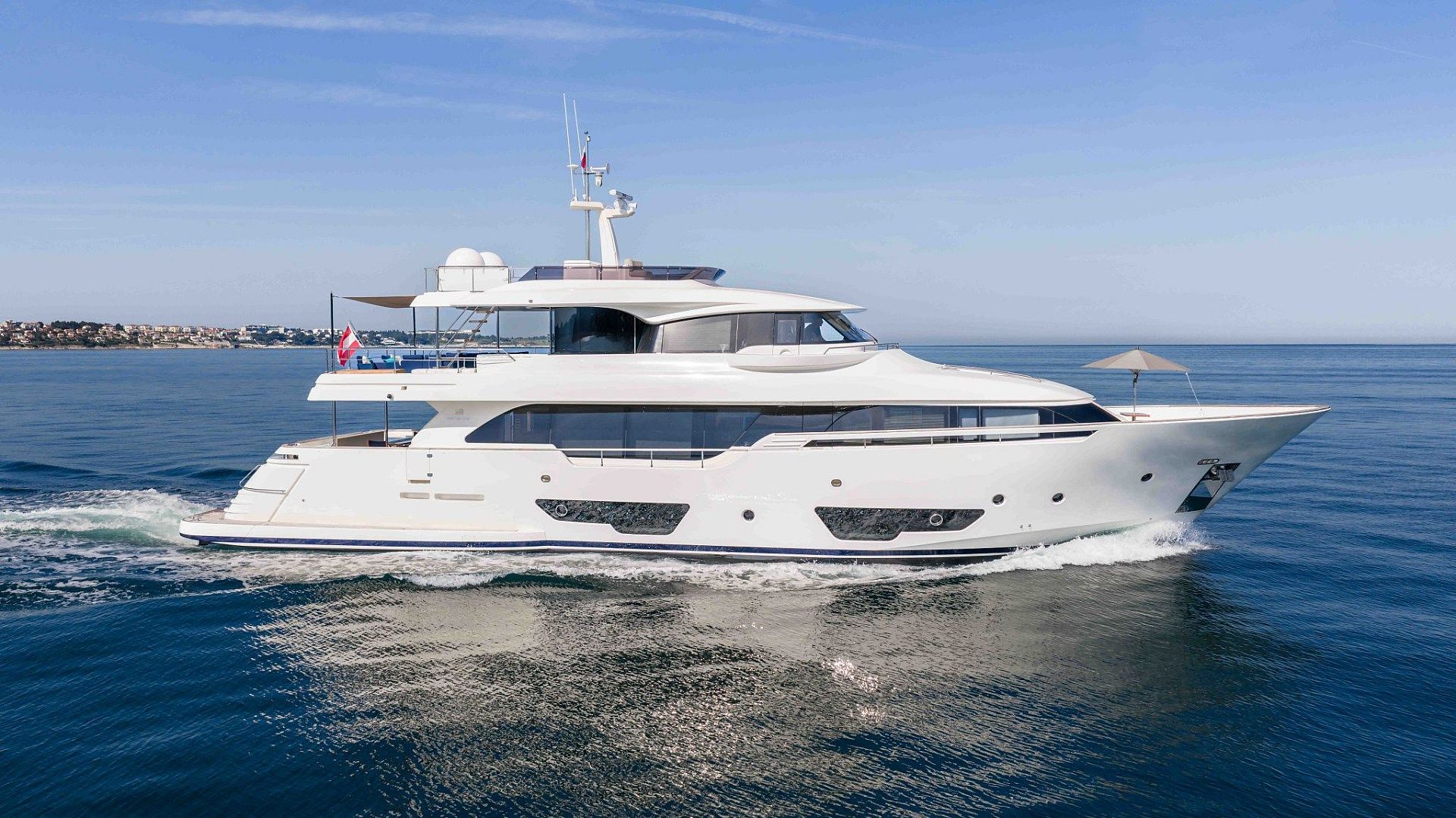 Custom Line Navetta 28 - 2017